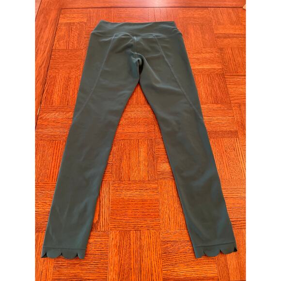 Peloton Emerald green scalloped ankle legging size small - Picture 7 of 7